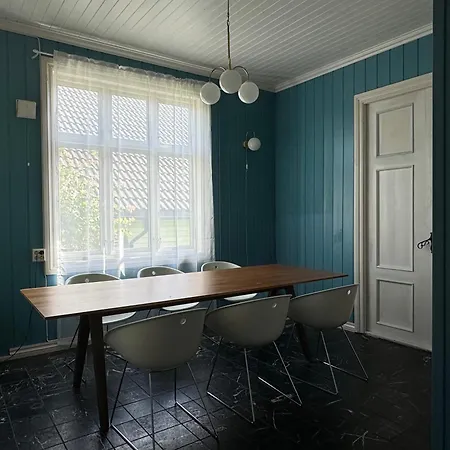 Med Loft Naer Sentrum ,4 Soverom, Available For Rent Ons 2024 *